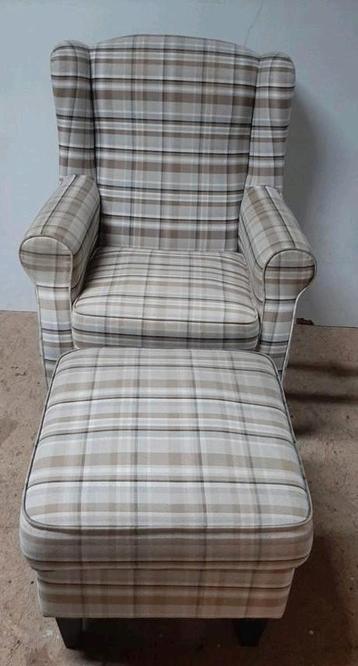 1x Comfortabele fauteuil + voetenbank (gestoomd & gereinigd) beschikbaar voor biedingen