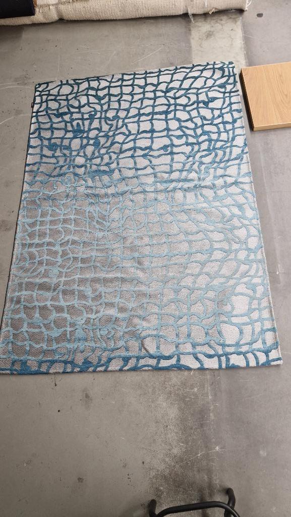 Vloerkleed Louis de Poortere Mad Men Blue Marine 140x200, Huis en Inrichting, Stoffering | Tapijten en Kleden, Nieuw, 100 tot 150 cm