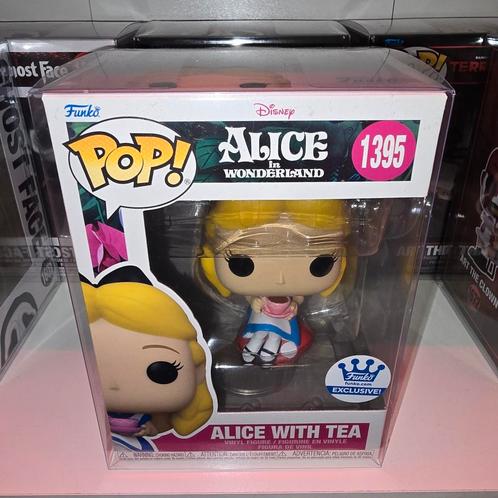 Funko Pop! 1395 Alice with Tea (Alice in Wonderland) EXCL, Verzamelen, Poppetjes en Figuurtjes, Nieuw, Ophalen of Verzenden