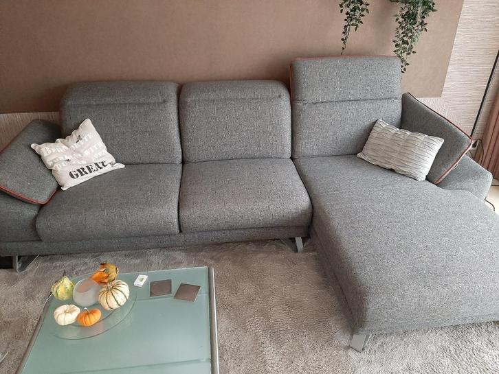 hoekbank verstelbare hoofdsteun en armleuningen, Huis en Inrichting, Banken | Bankstellen, Gebruikt, Hoekbank, Driepersoons, 250 tot 300 cm