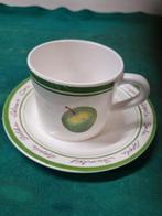 kop en schotel appel kunststof, Antiek en Kunst, Antiek | Servies los, Ophalen of Verzenden