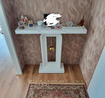 Elegante Console Tafel beschikbaar voor biedingen