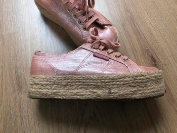 Superga roze schoenen plateauzolen glanzend 38  beschikbaar voor biedingen