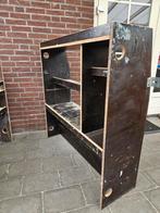 Inrichting inbouw werkkast interieur voor bus, Ophalen