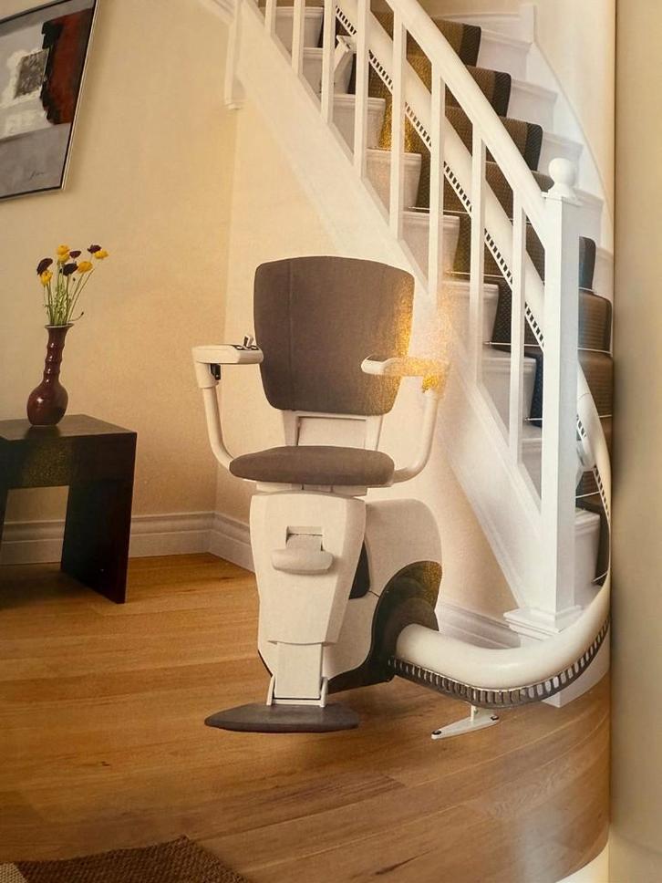 traplift ThyssenKrupp, Diversen, Trapliften, Gebruikt, Met bocht, Ophalen