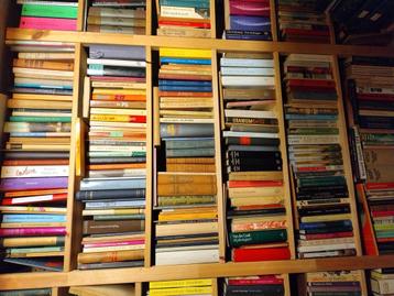 Literatuur. Een kleine 1700 boeken beschikbaar voor biedingen
