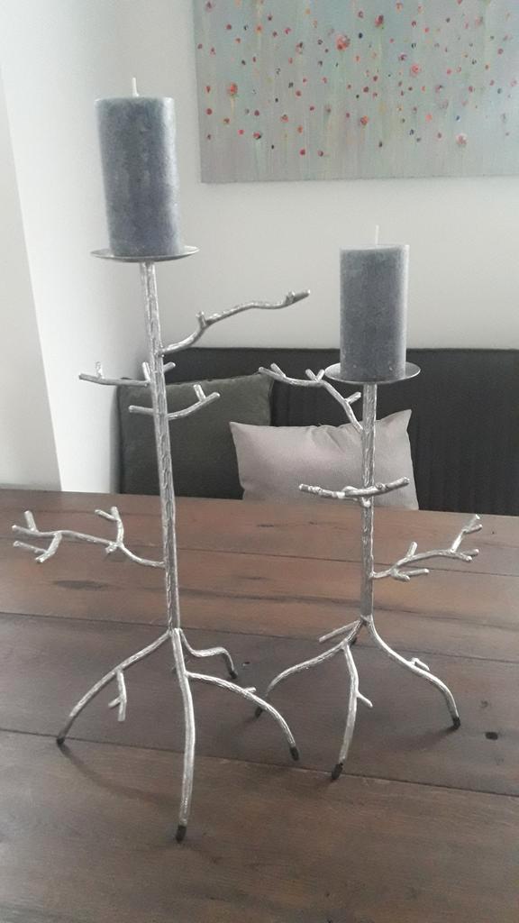 2 zilverkleurige "takken" kandelaars. Nederlands design., Huis en Inrichting, Woonaccessoires | Kandelaars en Kaarsen, Nieuw, Minder dan 25 cm
