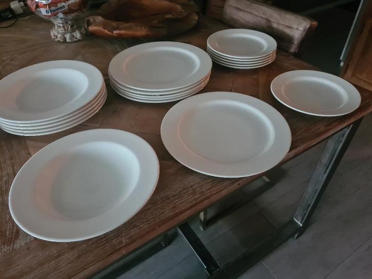 Villeroy & Boch borden, Huis en Inrichting, Keuken | Servies, Zo goed als nieuw, Bord(en), Overige stijlen, Porselein, Ophalen of Verzenden