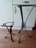 2 zwart metalen planten standaard, Huis en Inrichting, Woonaccessoires | Zuilen en Pilaren, Ophalen, Zo goed als nieuw