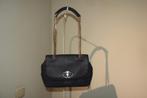 Love Moschino schoudertas hardware hartjes ketting IGST