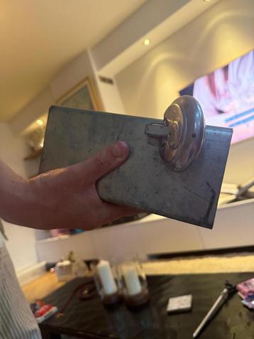 Disselslot voor aanhanger of caravan beschikbaar voor biedingen