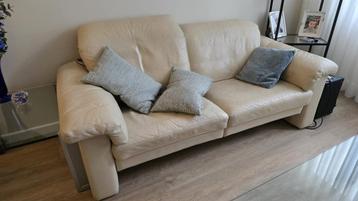 2 zitsbank leer merk Rolf Benz afhalen in Eindhoven beschikbaar voor biedingen