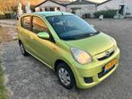 Cuore 1.0 5D Airco AUX 2e Eig Wielen Set VOLLE TANK!, Auto's, Daihatsu, Voorwielaandrijving, Stof, 600 kg, Zwart