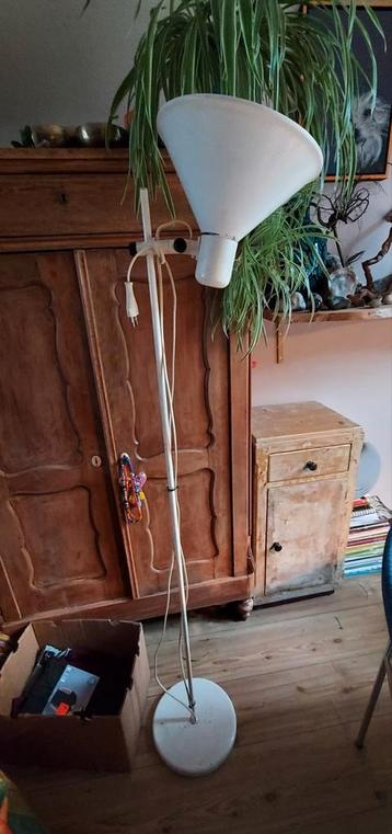 Vintage vloerlamp lamp wit beschikbaar voor biedingen