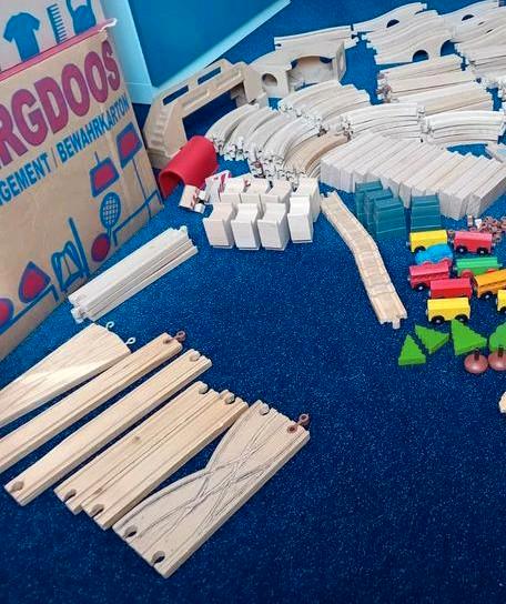 houten treinbaan van div fabrikanten o.a. brio ikea enz, Kinderen en Baby's, Speelgoed | Thomas de Trein, Zo goed als nieuw, Ophalen of Verzenden
