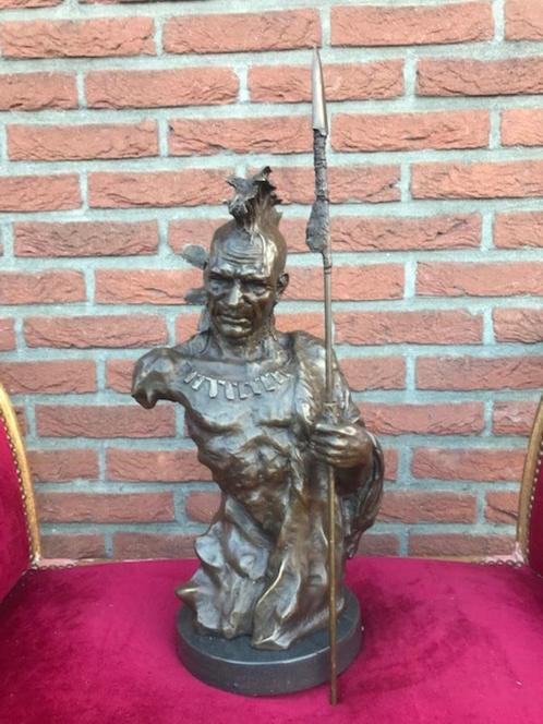 groot bronzen karakterbeeld, DE MOHICAAN, Antiek en Kunst, Kunst | Beelden en Houtsnijwerken, Ophalen of Verzenden