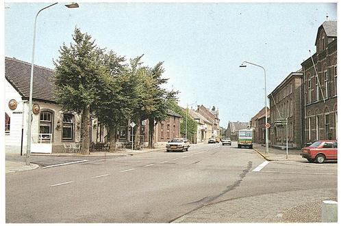 962806	Heythuysen	Limburg Dorpsstraat	Gelopen met Postzegel, Verzamelen, Ansichtkaarten | Nederland, Gelopen, Limburg, 1960 tot 1980