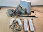 Nintendo Wii sports, Ophalen of Verzenden, Met 3 controllers of meer, Zo goed als nieuw, Met games