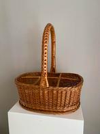 Mooie vintage rieten mand met handvat - ovaal met vakken, Huis en Inrichting, Gebruikt, Mand, Ophalen of Verzenden, Riet