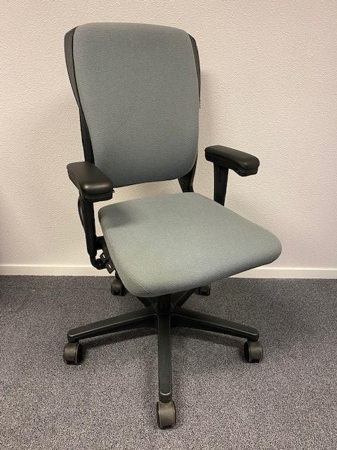Ahrend 230 lichtgrijs, hoge rug, 4D armleggers!, Huis en Inrichting, Bureaustoelen, Gebruikt, Bureaustoel, Grijs, Ergonomisch