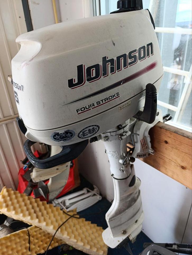 Johnson/suzuki 6pk langstaart op knuppel, Watersport en Boten, Buiten- en Binnenboordmotoren, Gebruikt, Benzine, Buitenboordmotor