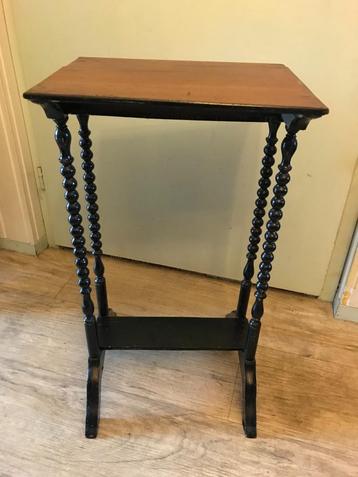 Houten Brocante Antiek bijzettafel / Haltafeltje. beschikbaar voor biedingen