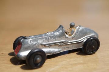 Dinky toy midget kleinste model raceauto 35b  Zeer zeldzaam. beschikbaar voor biedingen