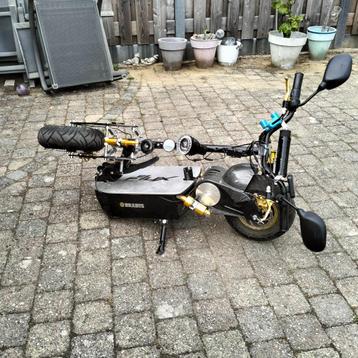 Elektrische step/scooter met kenteken 25/40 km beschikbaar voor biedingen