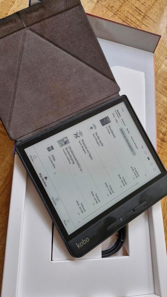 Kobo Forma Ereader - perfecte staat! 8" scherm. Compleet!, Computers en Software, E-readers, Zo goed als nieuw, 8 inch, 16 GB of meer
