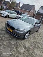 BMW 5-Serie 520i 184pk Aut. 2012 Grijs, Auto's, BMW, Automaat, Euro 5, Achterwielaandrijving, Zwart
