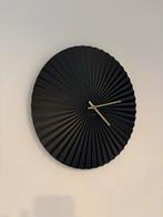 Karlsson Wandklok 40cm, Ophalen of Verzenden, Zo goed als nieuw, Analoog, Wandklok