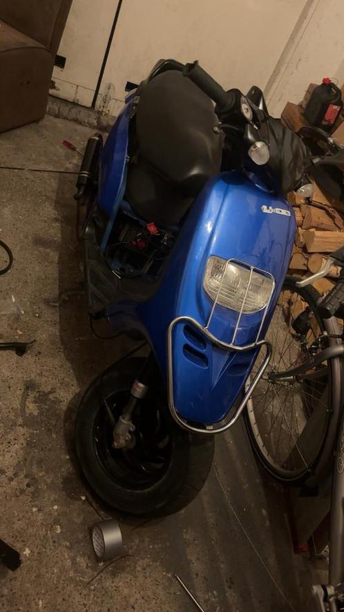 piaggio typhoon 70cc  RUILEN EN ANDERS HOOFDPRIJS, Fietsen en Brommers, Scooters | Piaggio, Zo goed als nieuw, Overige modellen