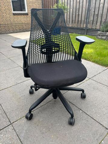 Herman Miller bureaustoel, zo goed als nieuw beschikbaar voor biedingen