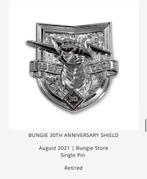 Bungie 30th anniversary shield RETIRED (verzend mogelijk), Ophalen, Zo goed als nieuw, Merk, Speldje of Pin