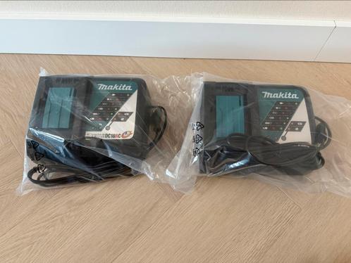 Makita DC18RC Snellader 14,4V - 18V (Nieuw) 2 STUKS, Doe-het-zelf en Verbouw, Gereedschap | Machine-onderdelen en Toebehoren, Nieuw