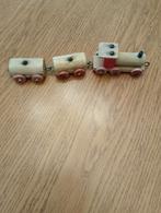 Te koop houten locomotief met wagons SIO, Ophalen