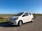 Toyota Aygo 1.0 12V Vvt-i 3DRS MMT 2007 Wit, Auto's, Toyota, Voorwielaandrijving, 4 stoelen, Handgeschakeld, Particulier