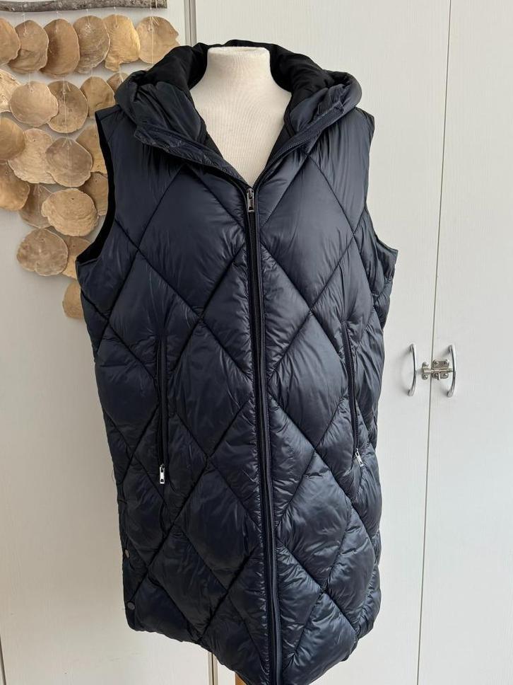 ZGAN > Blauwe (licht glimmende) Lange Bodywarmer / Maat 44, Kleding | Dames, Grote Maten, Zo goed als nieuw, Overige typen, Blauw