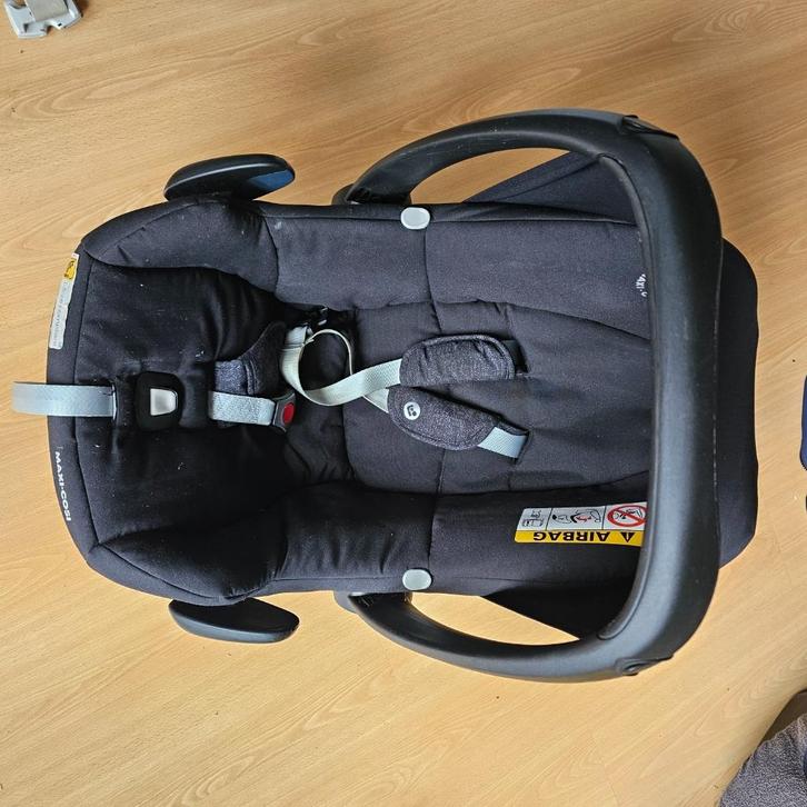 Maxicosi met isofix en accesoires, Kinderen en Baby's, Autostoeltjes, Gebruikt, Maxi-Cosi, 15 t/m 36 kg, Isofix, Ophalen