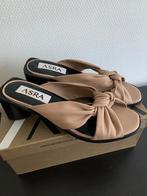 Beige leren muiltjes sandalen Asra 41, Beige, Zo goed als nieuw, Sandalen of Muiltjes, Ophalen of Verzenden