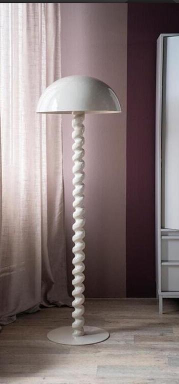 By Boo Luox vloerlamp  beschikbaar voor biedingen