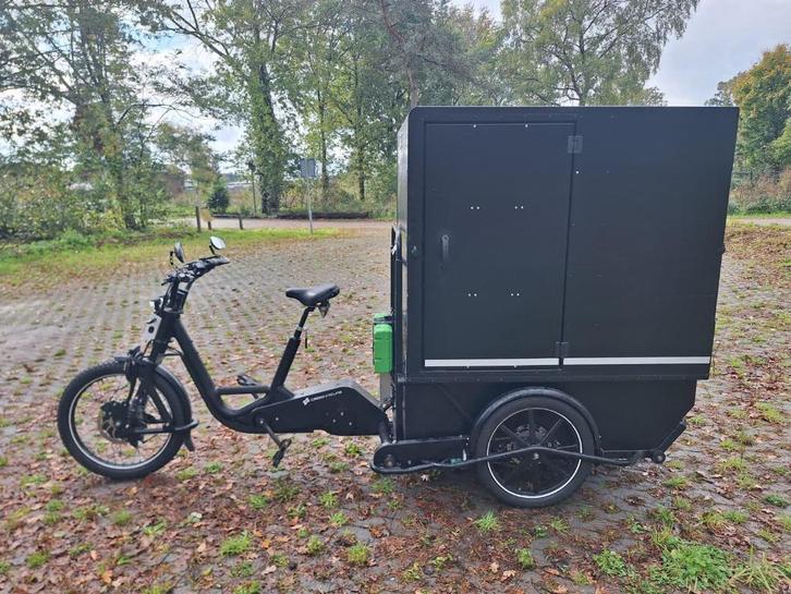 Chariot cargobike met zeer grote bak, Fietsen en Brommers, Fietsen | Bakfietsen, Gebruikt, Goederen, Elektrisch, Ophalen