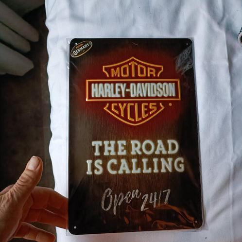 metaal nostalgic art reclame harley davidson the road is, Huis en Inrichting, Woonaccessoires | Wanddecoraties, Nieuw, Ophalen of Verzenden
