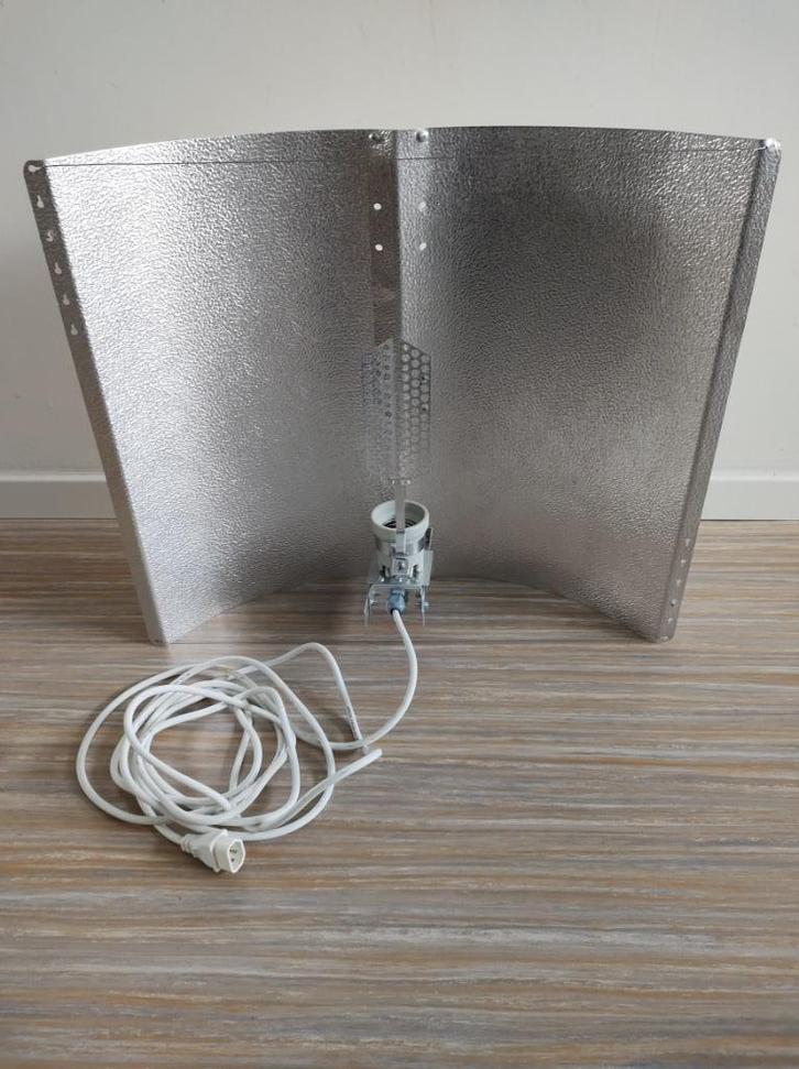 Adjust-A-Wings - AVENGER Medium Reflector + Spreader, Tuin en Terras, Kweekspullen, Zo goed als nieuw, Kweeklamp, Ophalen