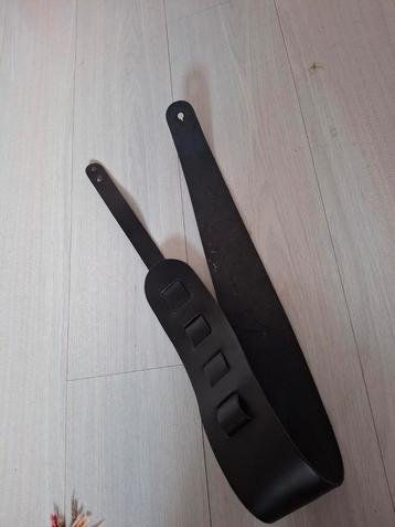 LIAM'S GITAARBAND, handgemaakt en erg comfortabel  beschikbaar voor biedingen