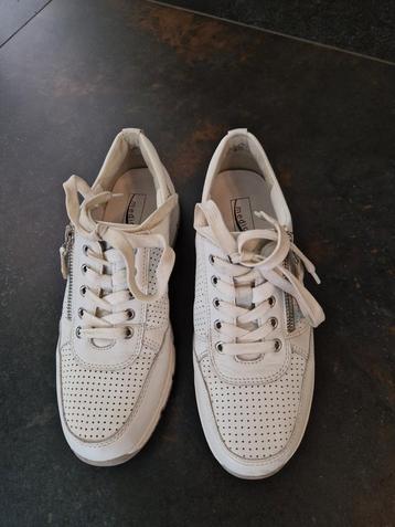 Medicus sneakers beschikbaar voor biedingen