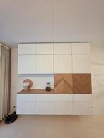 Wandkast wit met chevron houtaccenten - IKEA, Huis en Inrichting, Ophalen