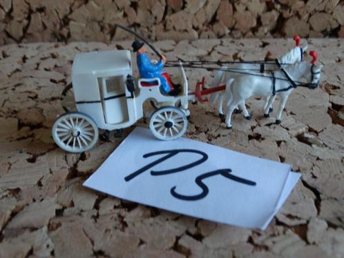 HO:P serie.nr 5: Gesloten bruidskoets met paard en koetsier., Hobby en Vrije tijd, Modeltreinen | H0, Zo goed als nieuw, Brug, Tunnel of Gebouw