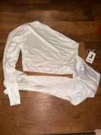 Dames nieuwe witte satijnen one shoulder top, Kleding | Dames, Tops, Maat 38/40 (M), Wit, Ophalen of Verzenden, Zo goed als nieuw