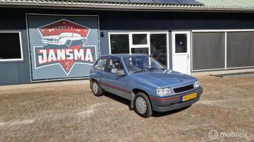 Opel Corsa 1.4i Swing Youngtimer / Keurige auto beschikbaar voor biedingen
